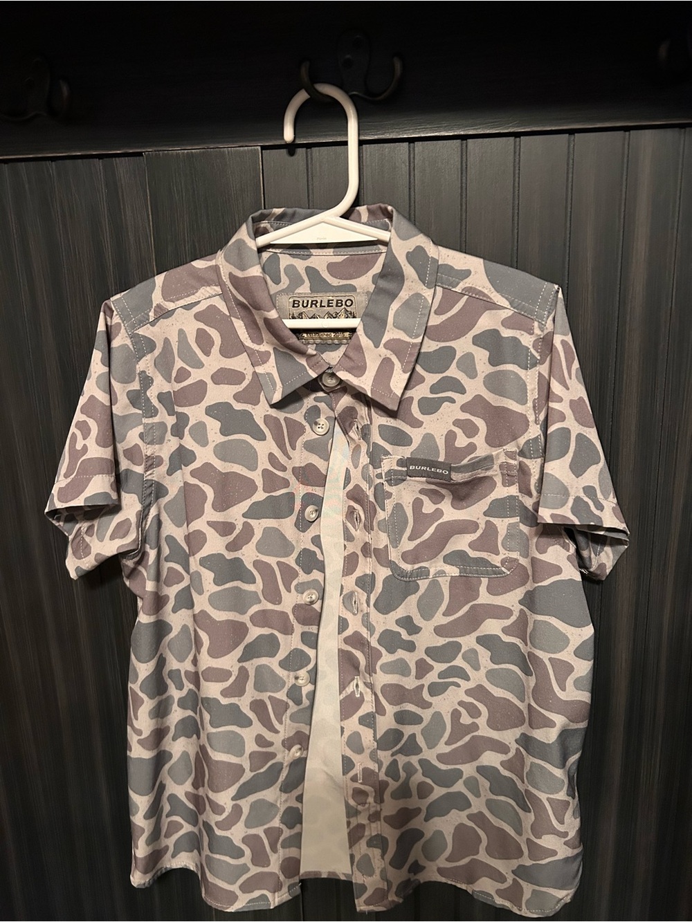 Burlebo Kids Short Sleeve Button-Up Shirt in Gray Camo